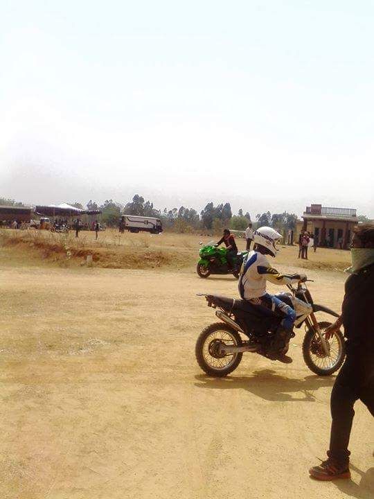 Pawan Kalyan Unseen Leaked Photos from the sets of Sardaar Gabbar Singh