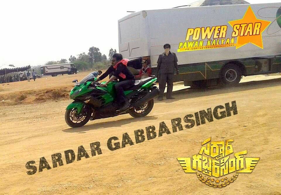 Pawan Kalyan Unseen Leaked Photos from the sets of Sardaar Gabbar Singh