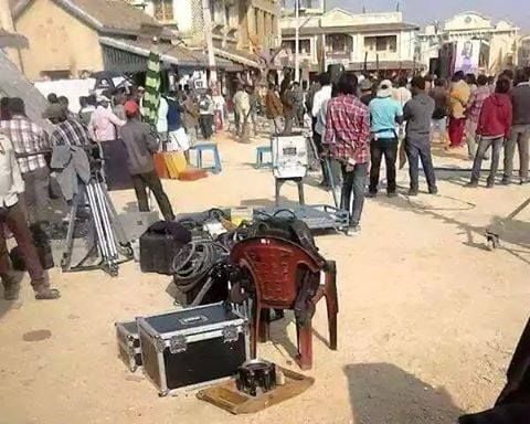 Pawan Kalyan Unseen Leaked Photos from the sets of Sardaar Gabbar Singh