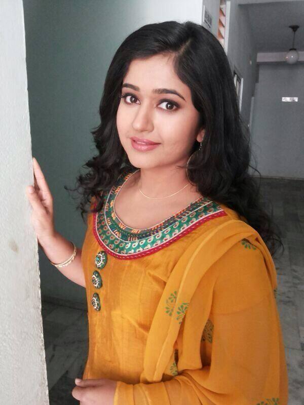 Poonam Bajwa Selfie and Unseen Photos