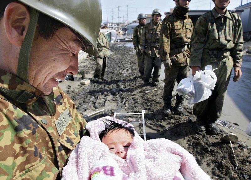 Powerful Photos From Around The World