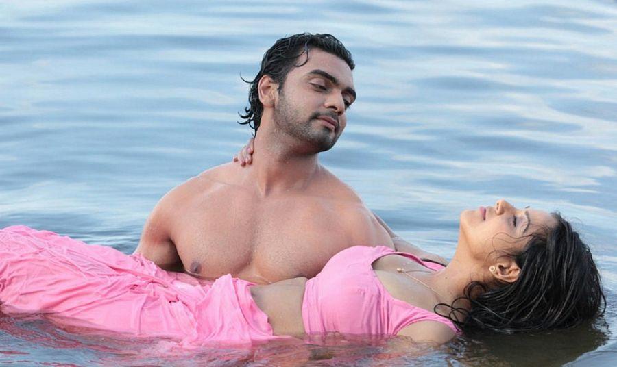 Punnami Ratri Movie Photos