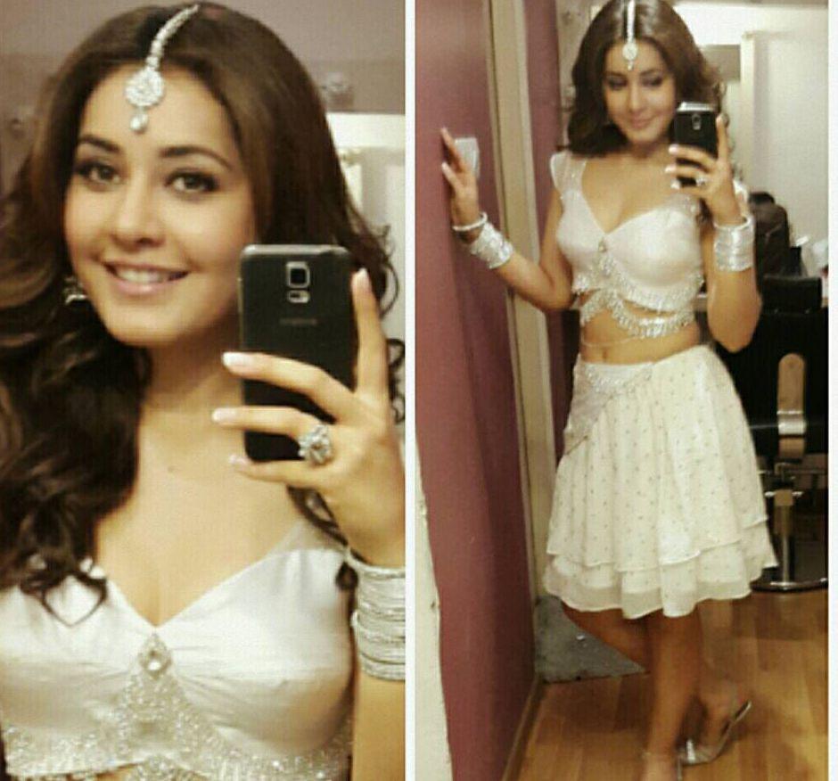 Raashi Khanna Unseen Pictures