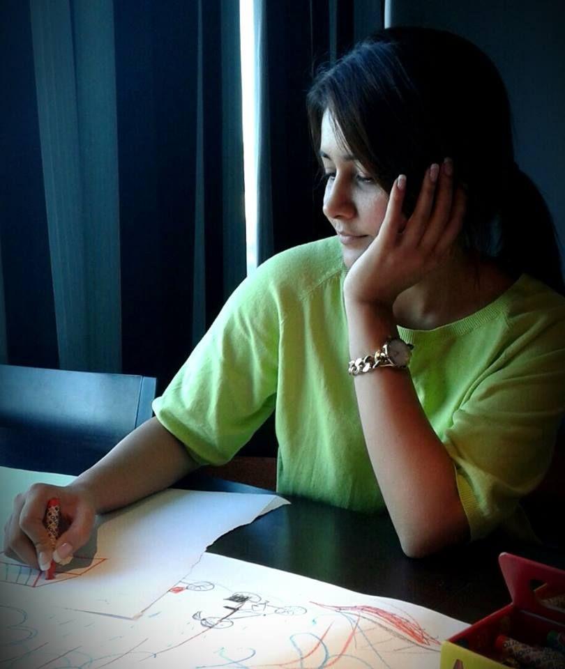 Raashi Khanna Unseen Pictures
