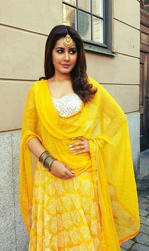 Raashi Khanna Unseen Pictures