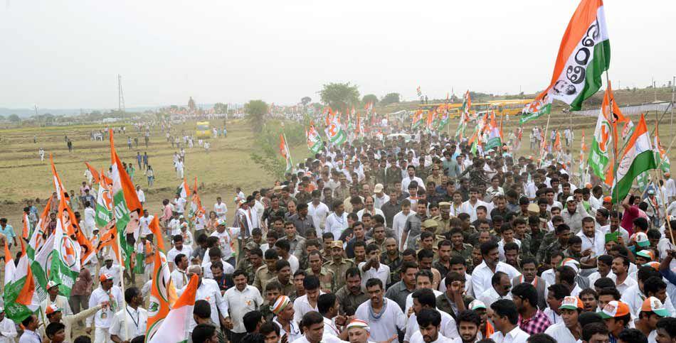 Rahul Gandhi Raithu Bharosa Yatra Photos