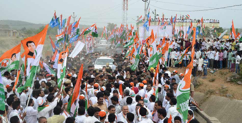 Rahul Gandhi Raithu Bharosa Yatra Photos