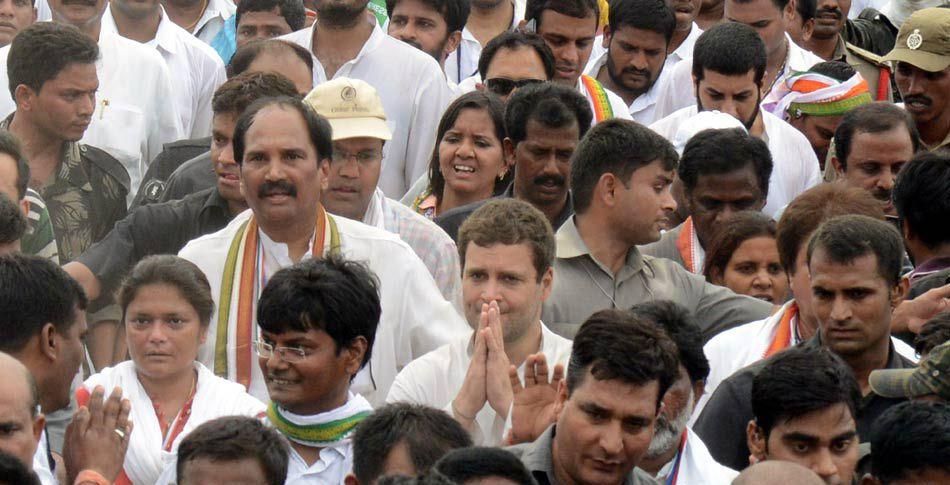 Rahul Gandhi Raithu Bharosa Yatra Photos