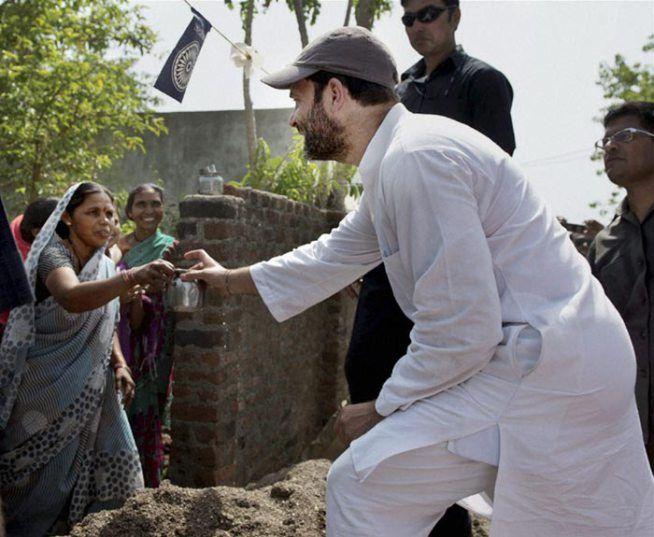 Rahul Gandhi Visits Vidarbha Meets Farmers