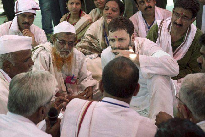 Rahul Gandhi Visits Vidarbha Meets Farmers