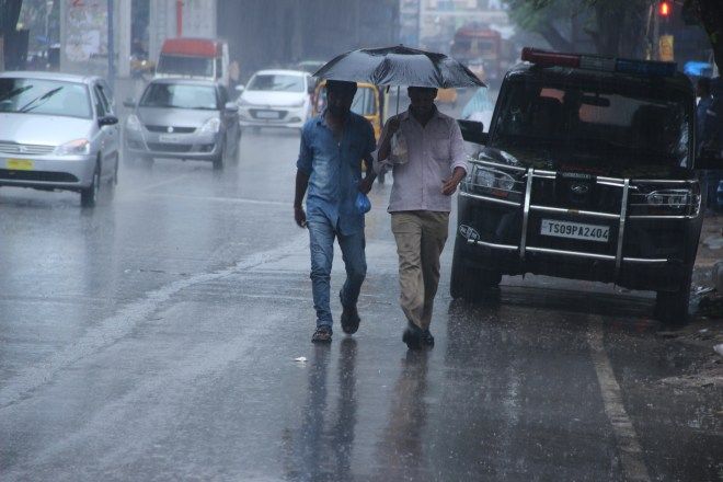 Rain continues to lash Hyderabad city rare photos