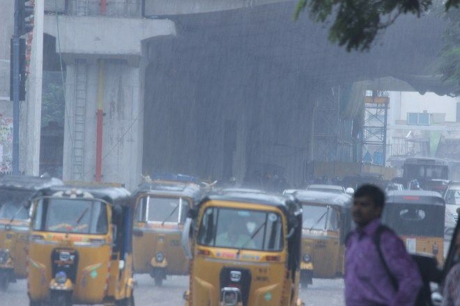 Rain continues to lash Hyderabad city rare photos