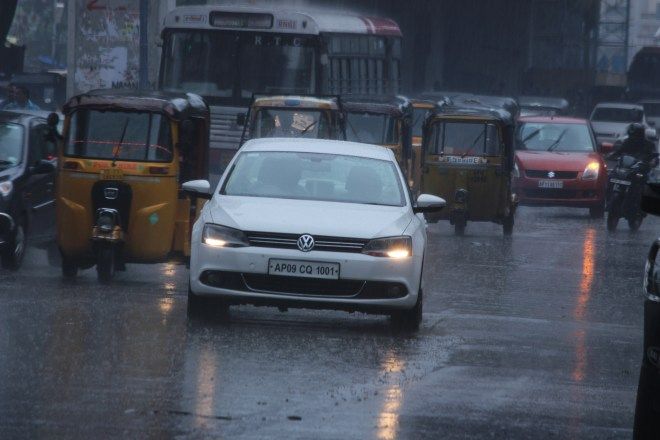 Rain continues to lash Hyderabad city rare photos