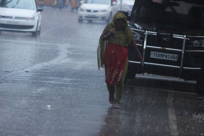 Rain continues to lash Hyderabad city rare photos