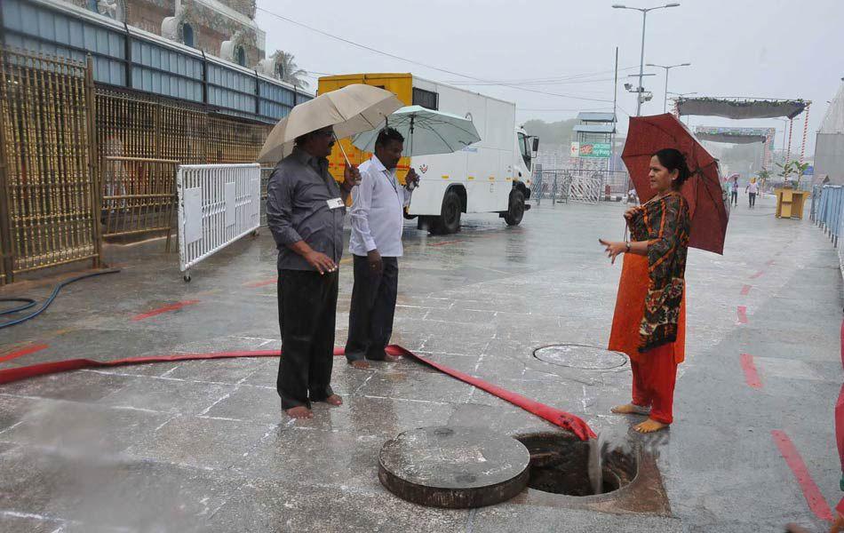 Rain Lashes Tirumala Tirupati Pics