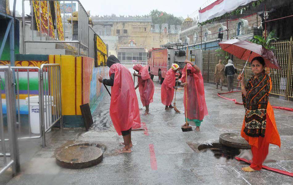 Rain Lashes Tirumala Tirupati Pics