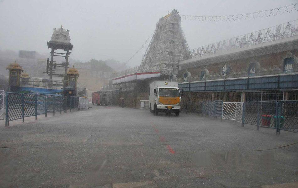 Rain Lashes Tirumala Tirupati Pics