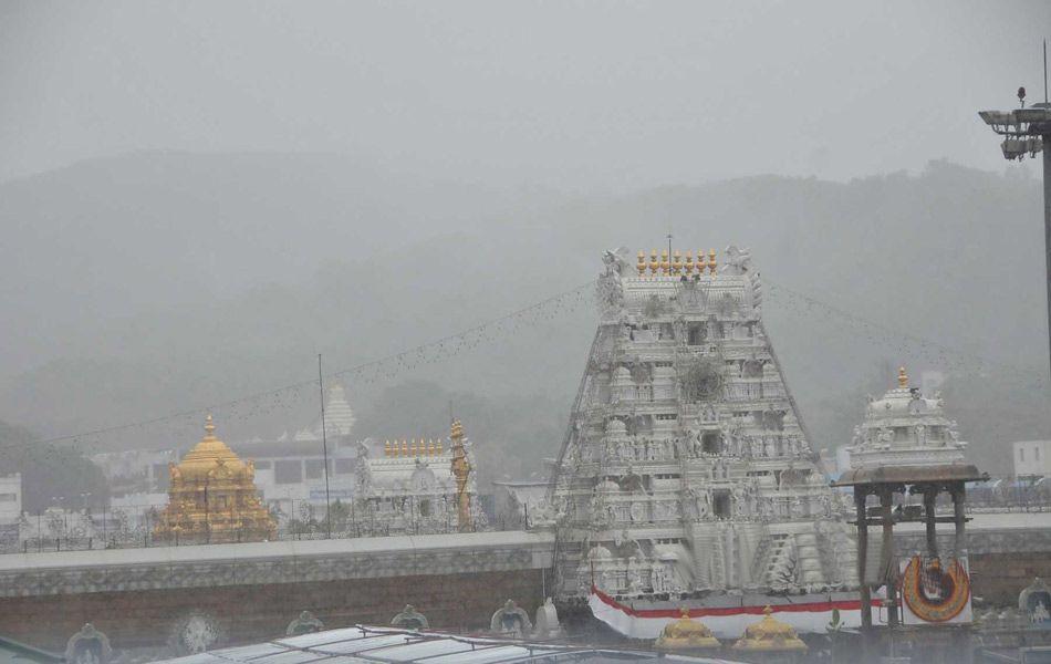 Rain Lashes Tirumala Tirupati Pics