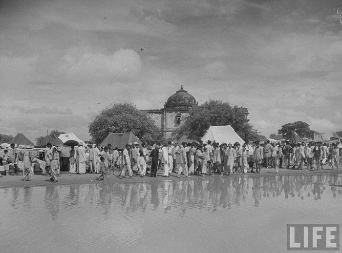 Rare & Unseen Images Of India–Pakistan Partition 1947