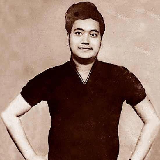 Rare & Unseen Photos Of Bollywood Celebs