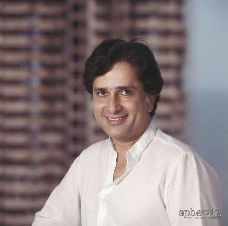 Rare Pics Of Bollywood Stars