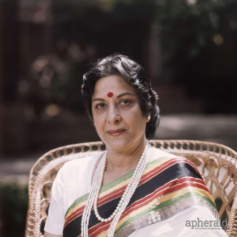 Rare Pics Of Bollywood Stars