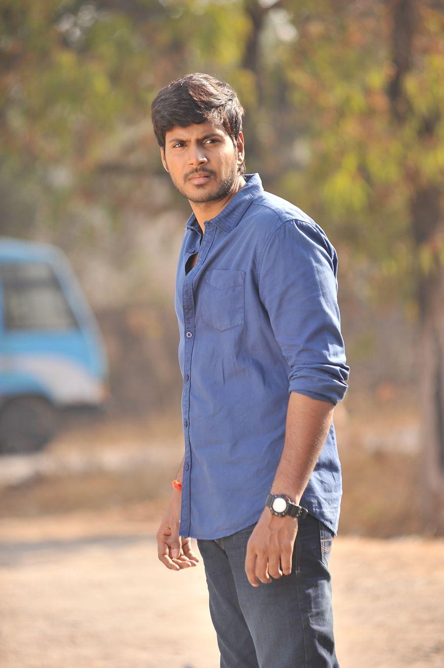 Run Telugu Movie Stills