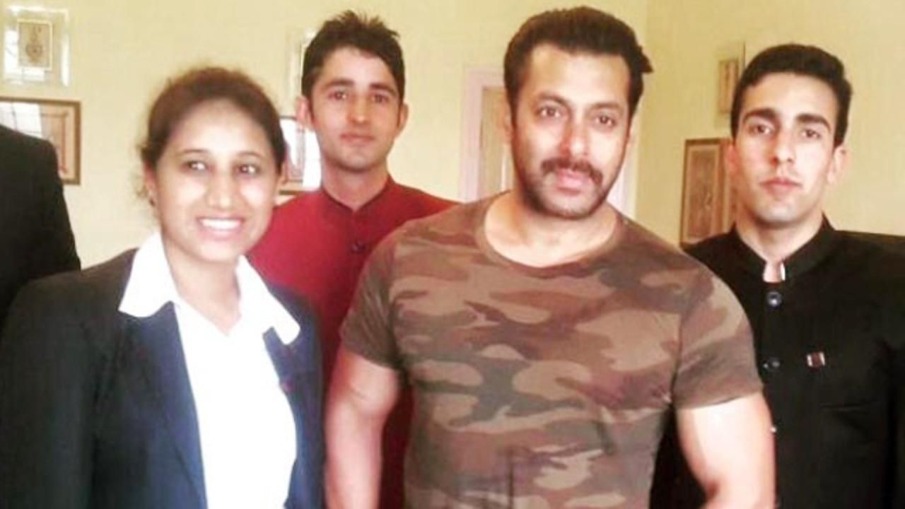 Salman Khan with Fans Unseen Pics
