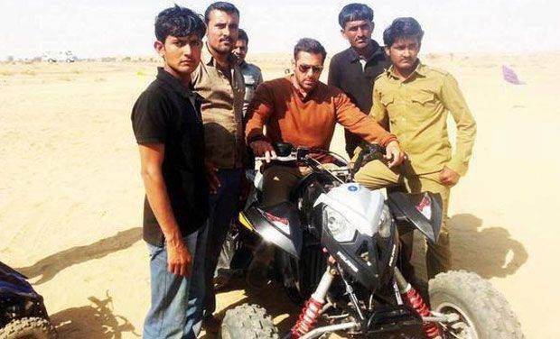 Salman Khan with Fans Unseen Pics