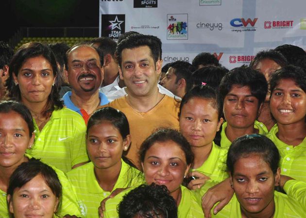 Salman Khan with Fans Unseen Pics