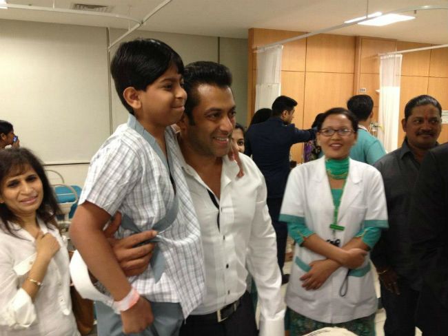 Salman Khan with Fans Unseen Pics