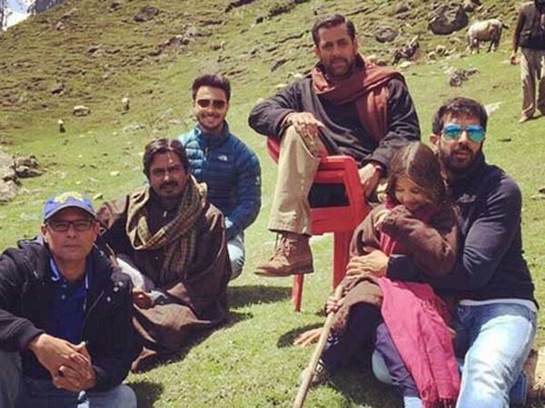 Salman Khan with Fans Unseen Pics