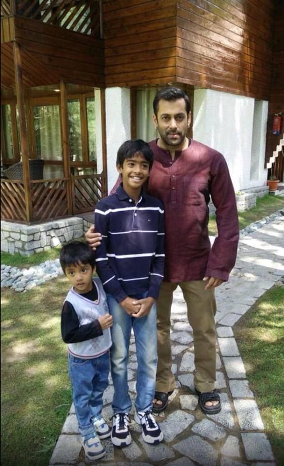 Salman Khan with Fans Unseen Pics