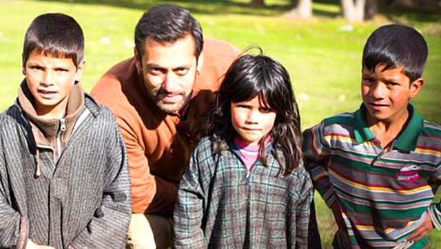 Salman Khan with Fans Unseen Pics
