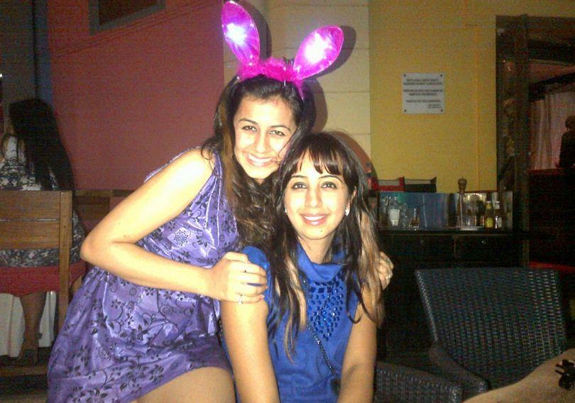 Sanjjanaa With Sister Rare Photos
