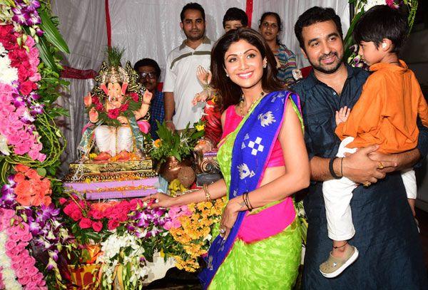 Shilpa Shetty Dancing Crazily At Ganpati Visarjan 2015 Photos