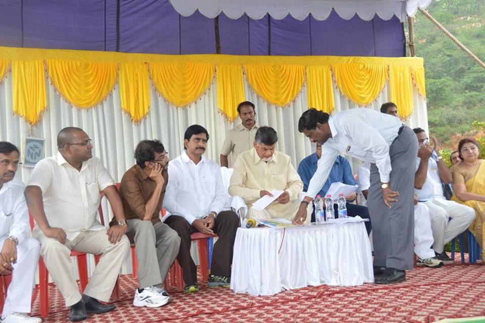 Shri Chandra Babu At Somasila Reservoir