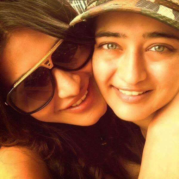 Shruti Haasan Instagram Photos