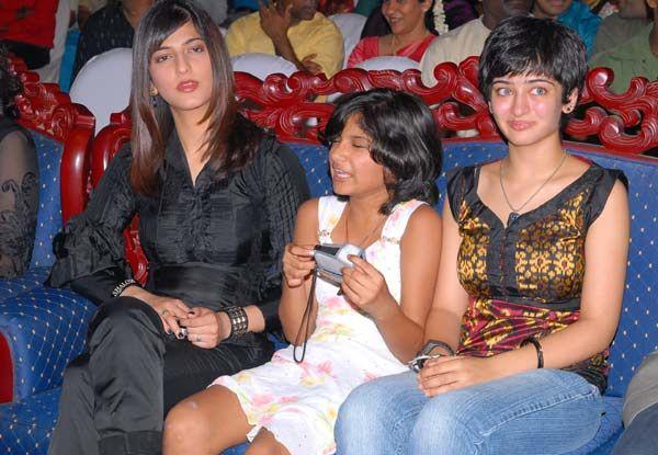 Shruti Hassan & Akshara Hassan Photo Collections