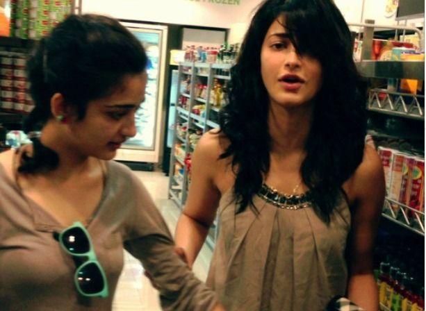 Shruti Hassan & Akshara Hassan Photo Collections