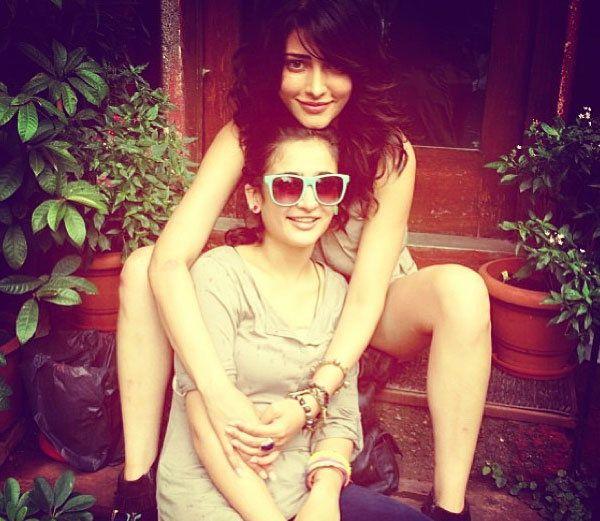 Shruti Hassan & Akshara Hassan Photo Collections