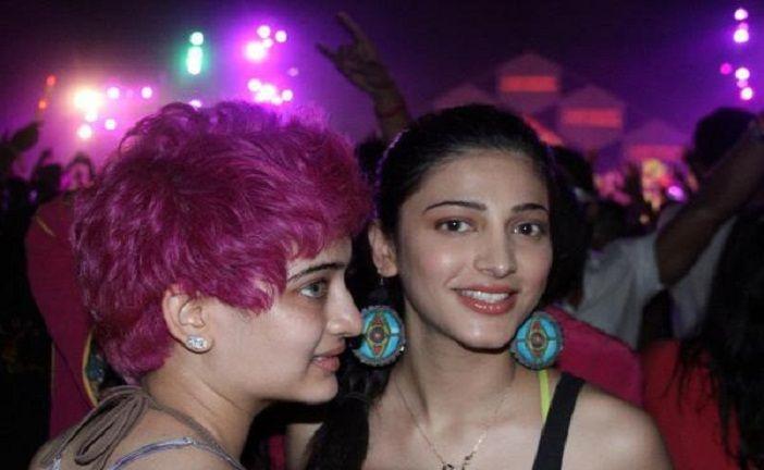 Shruti Hassan & Akshara Hassan Photo Collections