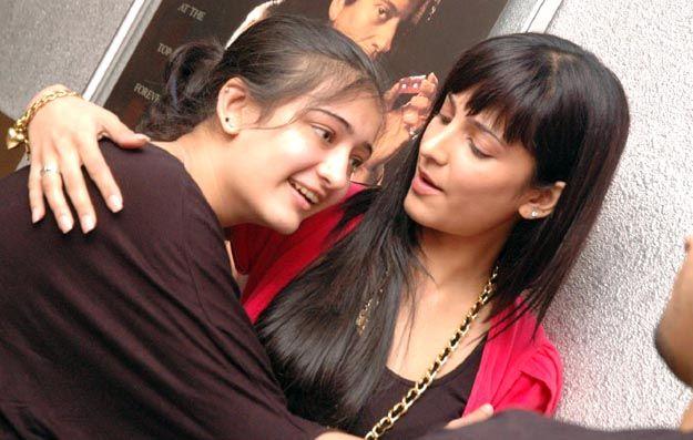 Shruti Hassan & Akshara Hassan Photo Collections
