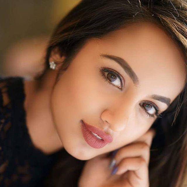 SIDE ACTRESS: Tejaswi Madivada Rare & Unseen Photos