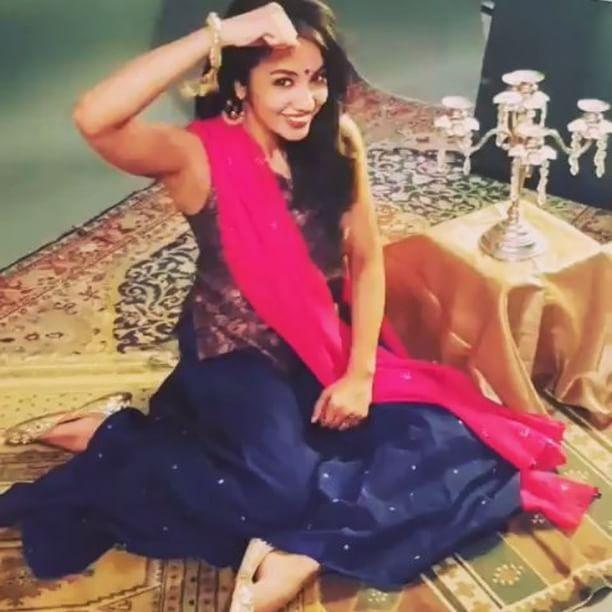 SIDE ACTRESS: Tejaswi Madivada Rare & Unseen Photos