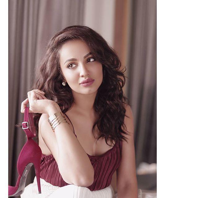 SIDE ACTRESS: Tejaswi Madivada Rare & Unseen Photos