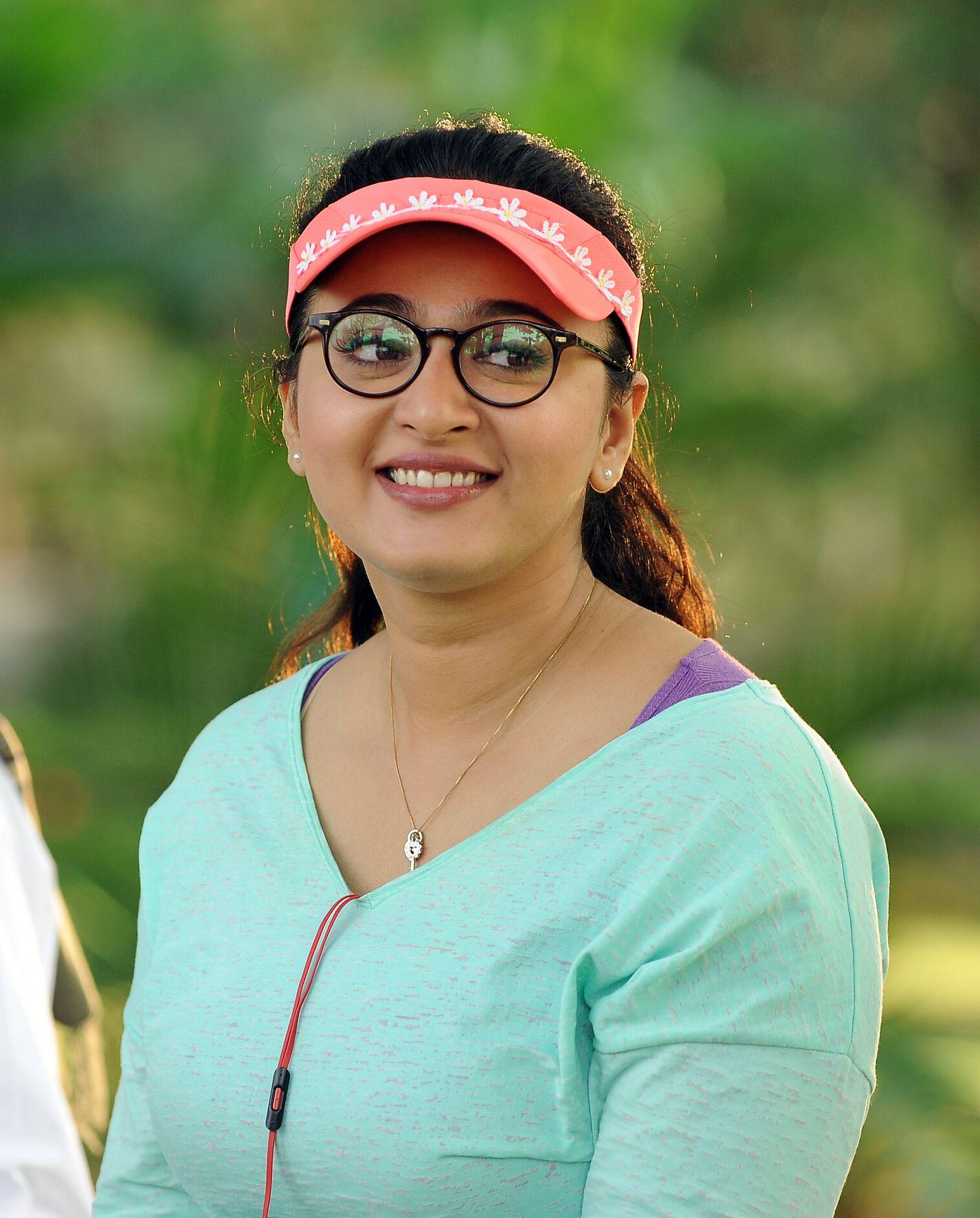 Size Zero Latest New Stills