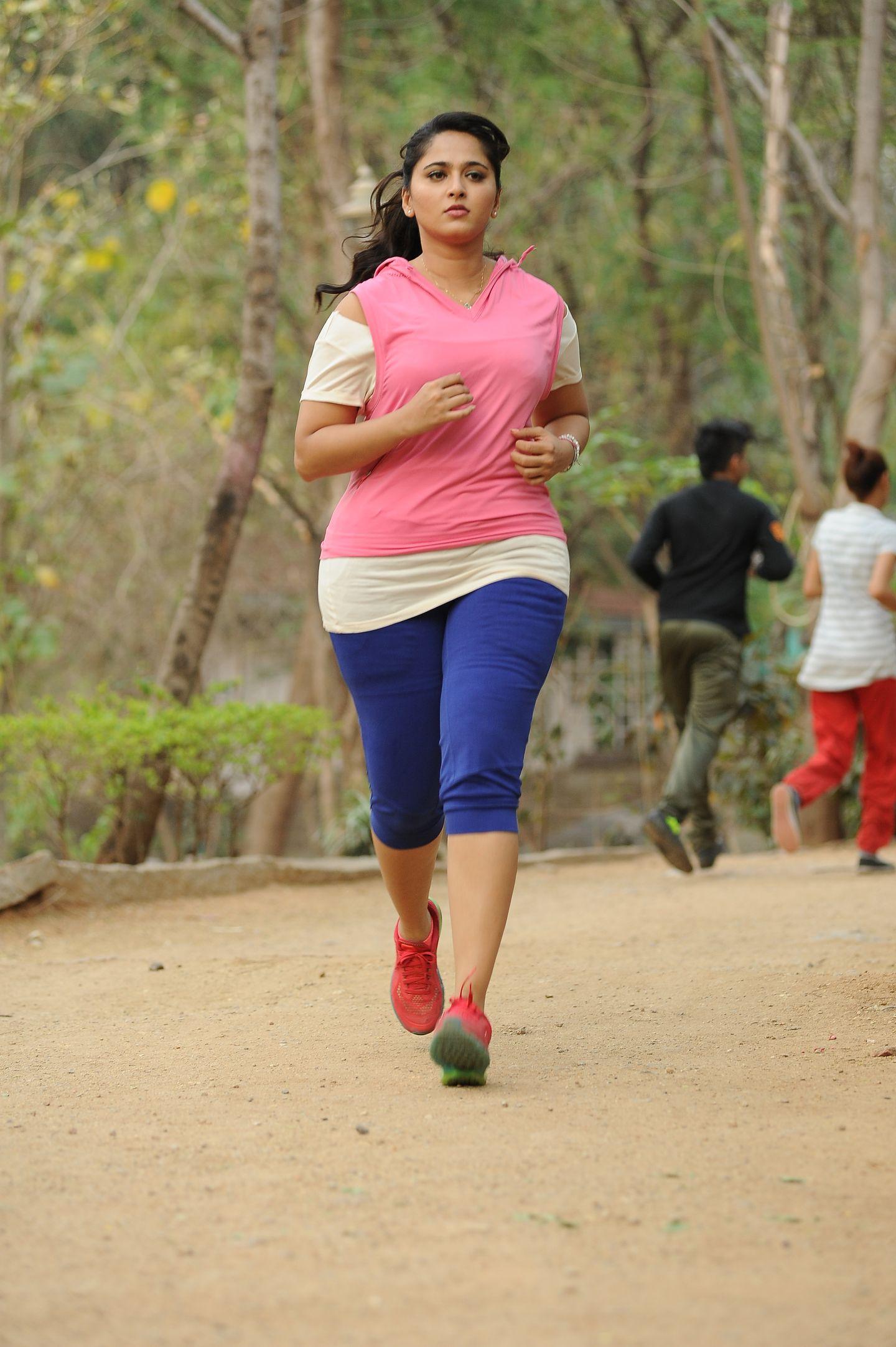 Size Zero Latest New Stills