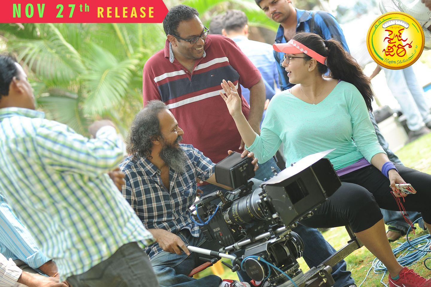 Size Zero Movie Latest Working Stills