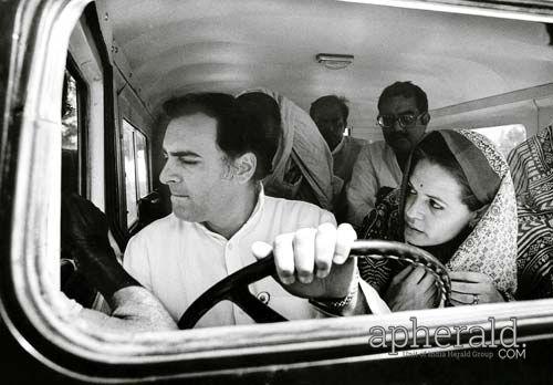 Sonia Gandhi Rare & Unseen Photos